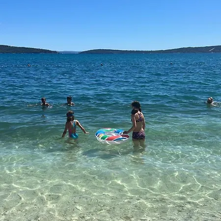 Ana * Kastela